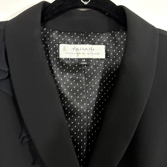 Tahari Arthur Levine Black Suit Jacket / Blazer 100% Silk Ruffle Detail Size 14 - Picture 4 of 16